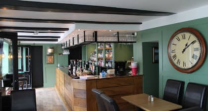 Jolly Sailor- Fish on the Quay