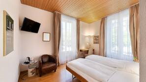 1 chambre, rideaux occultants, lits bébé (gratuits)