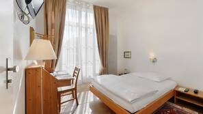1 chambre, rideaux occultants, lits bébé (gratuits)
