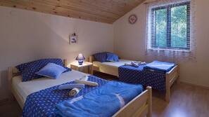3 bedrooms, free WiFi, bed sheets