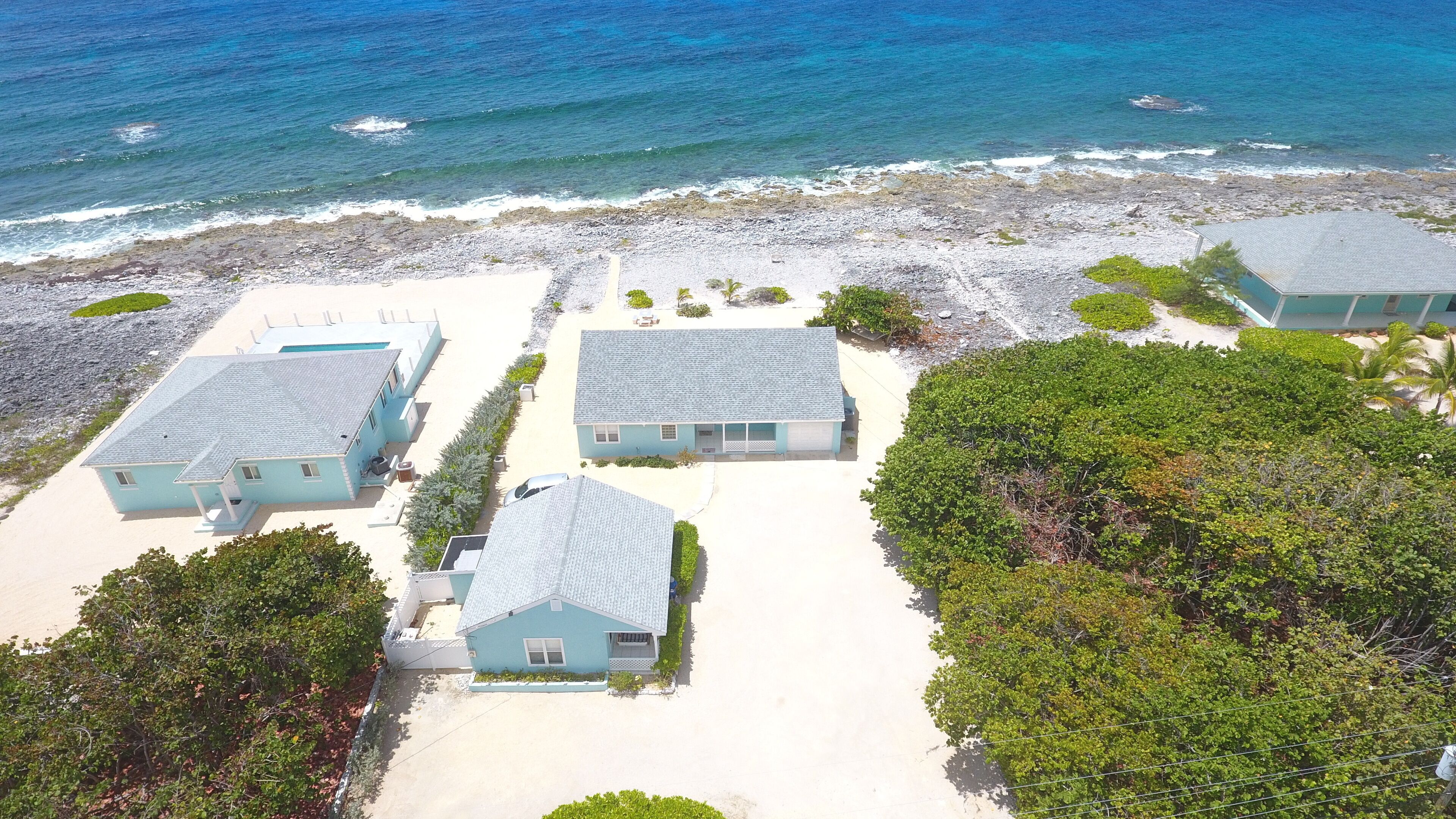 Save With Fall Rates!! Charming, Romantic, Seaside Cottage With Stunning Views in West End in West End, Cayman Islands