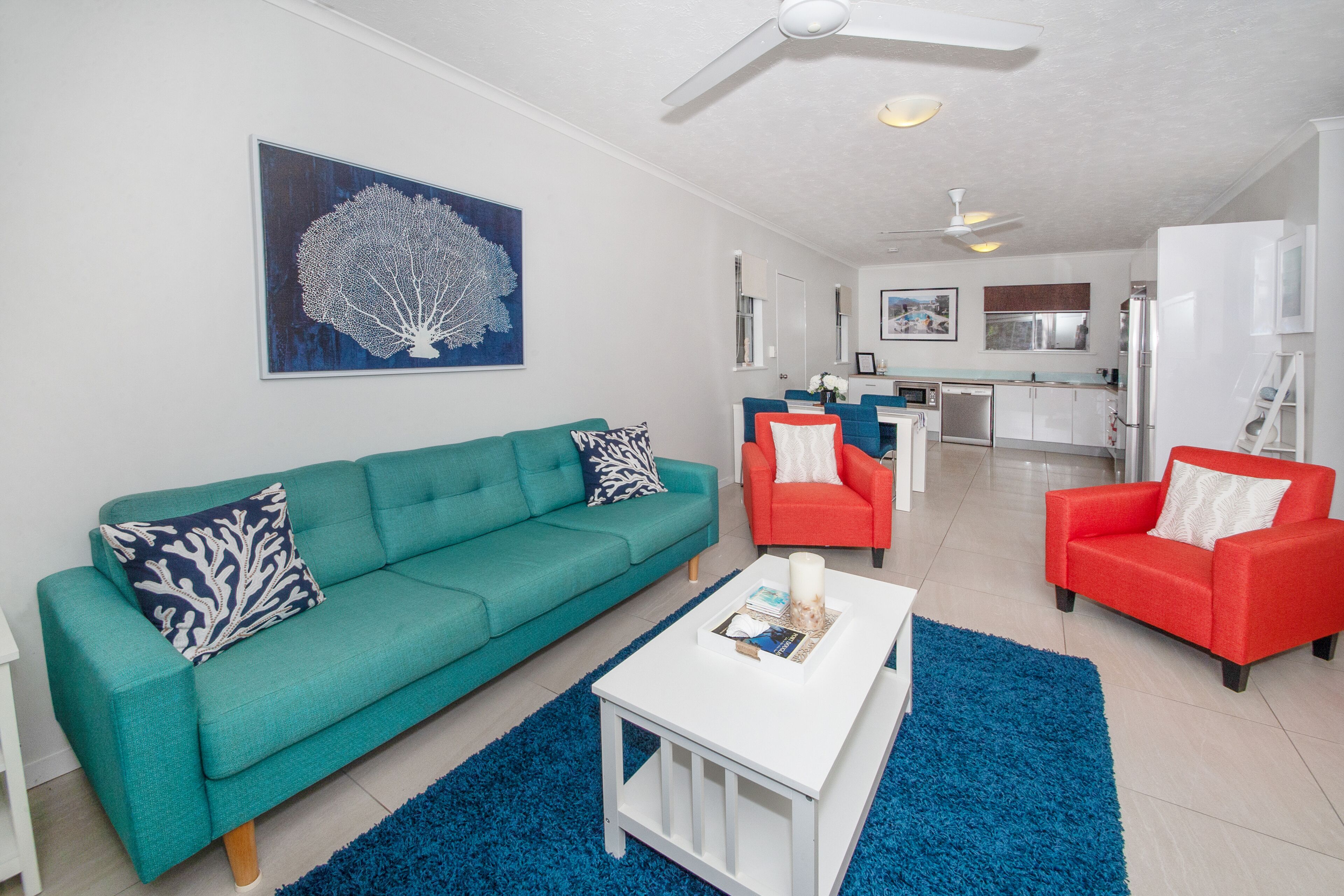 Beachy Keen, Beautiful & Spacious ☆Close To Everything☆Pool☆ WIFI☆BBQ, Courtyard