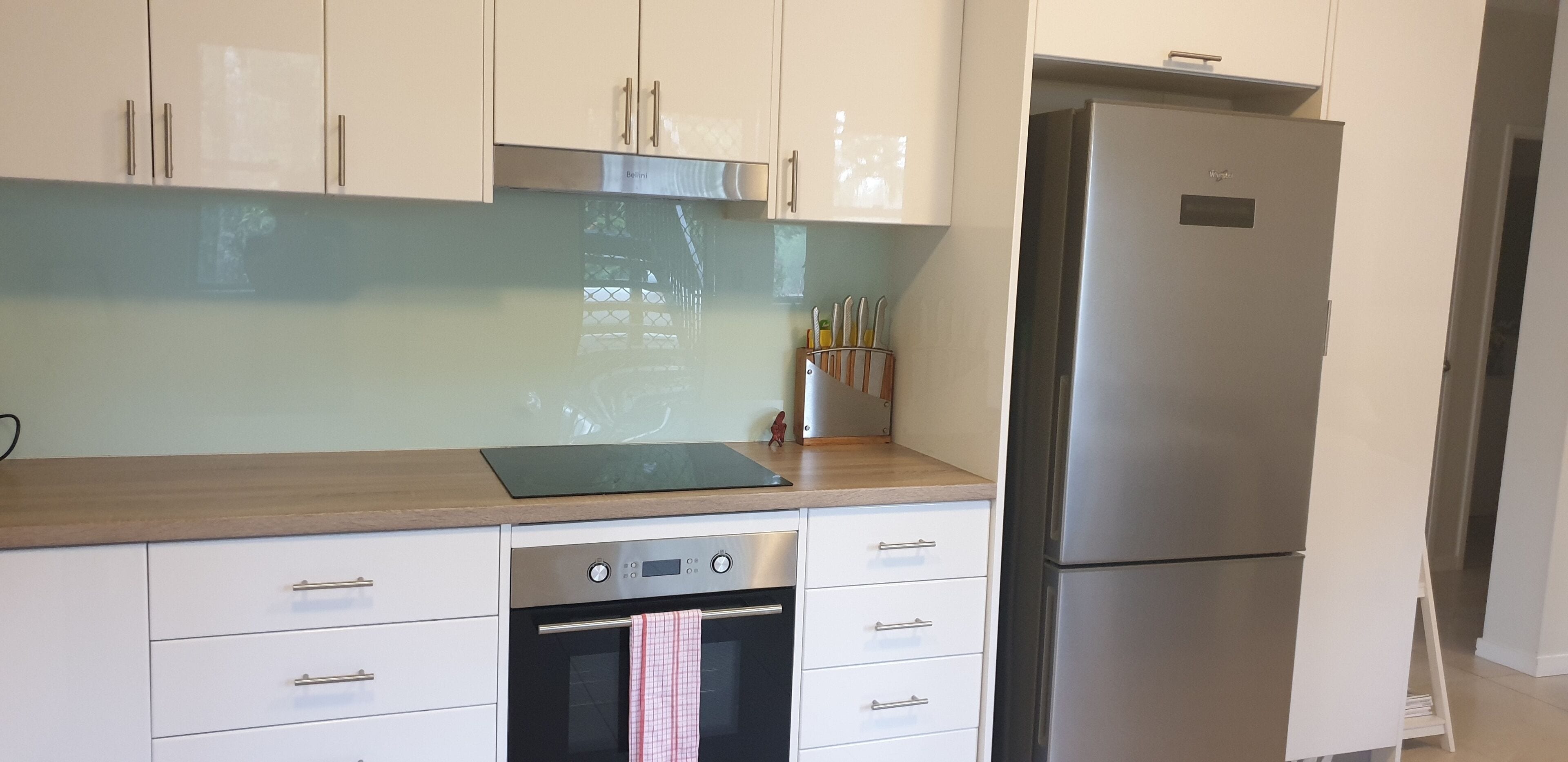 Beachy Keen, Beautiful & Spacious ☆Close To Everything☆Pool☆ WIFI☆BBQ, Courtyard