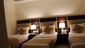 Premium bedding, in-room safe, desk, blackout drapes