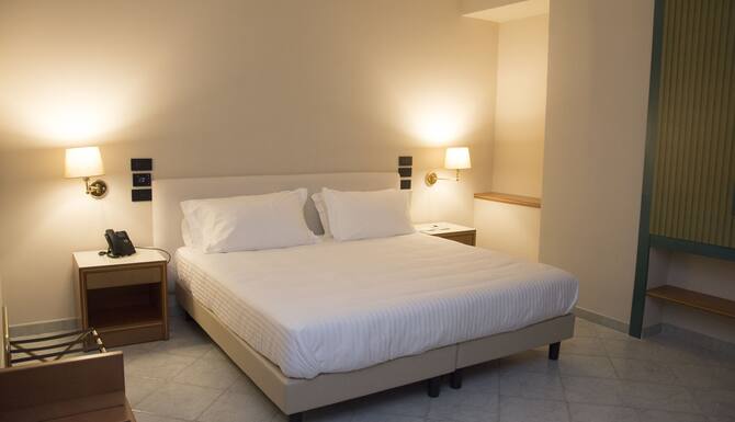 hotel commercio salerno italia