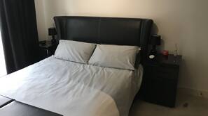 Desk, laptop workspace, iron/ironing board, free WiFi