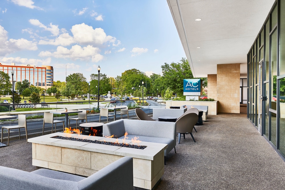 AC Hotel by Marriott Huntsville Downtown, Huntsville 135 Room Prices