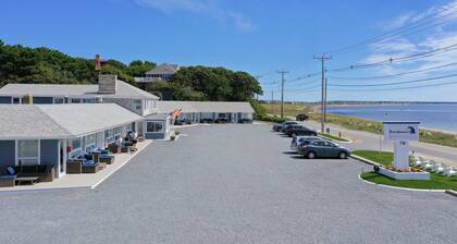 Breakwater Hotel