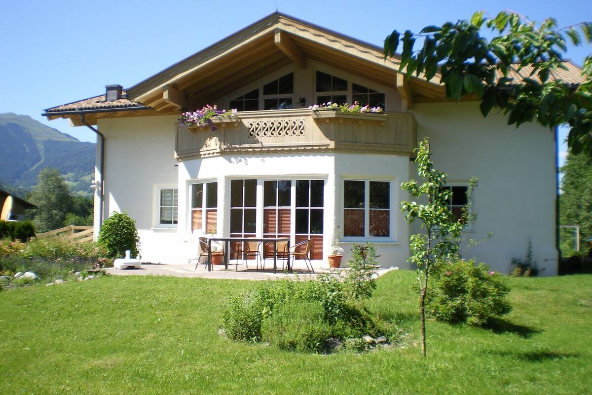 Spacious Villa For 10 People Near The Lake And Ski Resort Maishofen Aut Expedia Fr