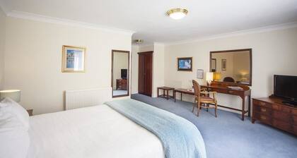 The Walnut Tree Hotel