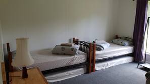 3 bedrooms, WiFi, linens
