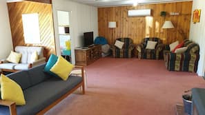 3 bedrooms, WiFi, linens