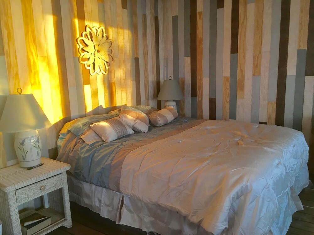 ~ ROMANTIC CABIN for 2 ~ ST. JOHN'S RIVER~ BRING BOAT in ...