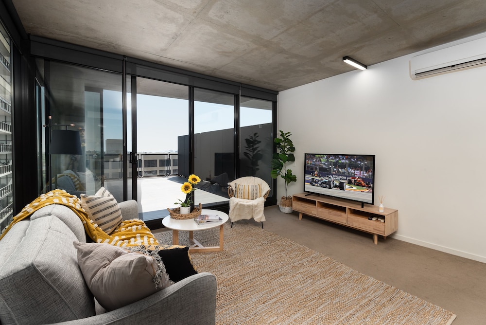 568 St Kilda Road Apartments by TWIG