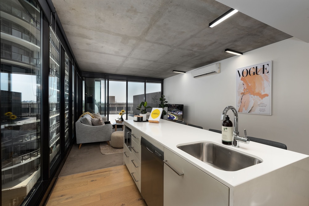 568 St Kilda Road Apartments by TWIG