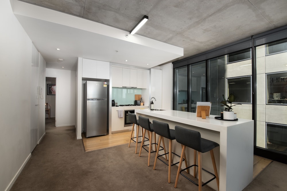 568 St Kilda Road Apartments by TWIG