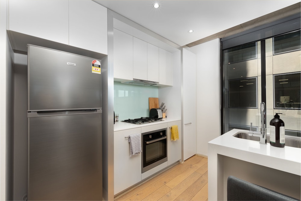 568 St Kilda Road Apartments by TWIG