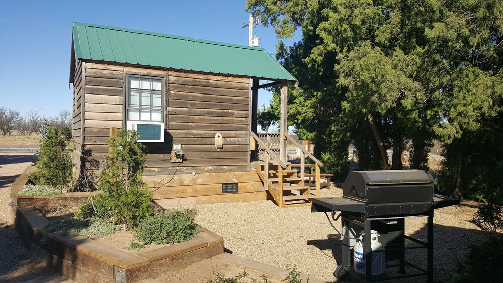 , The Roadrunner Tiny Cabin at Palo Duro Canyon