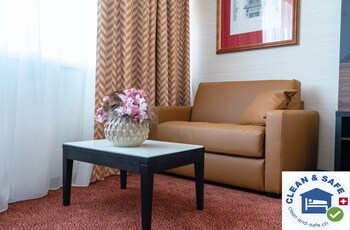 Nash Suites Airport Hotel Genf Empfehlungen Fotos Angebote