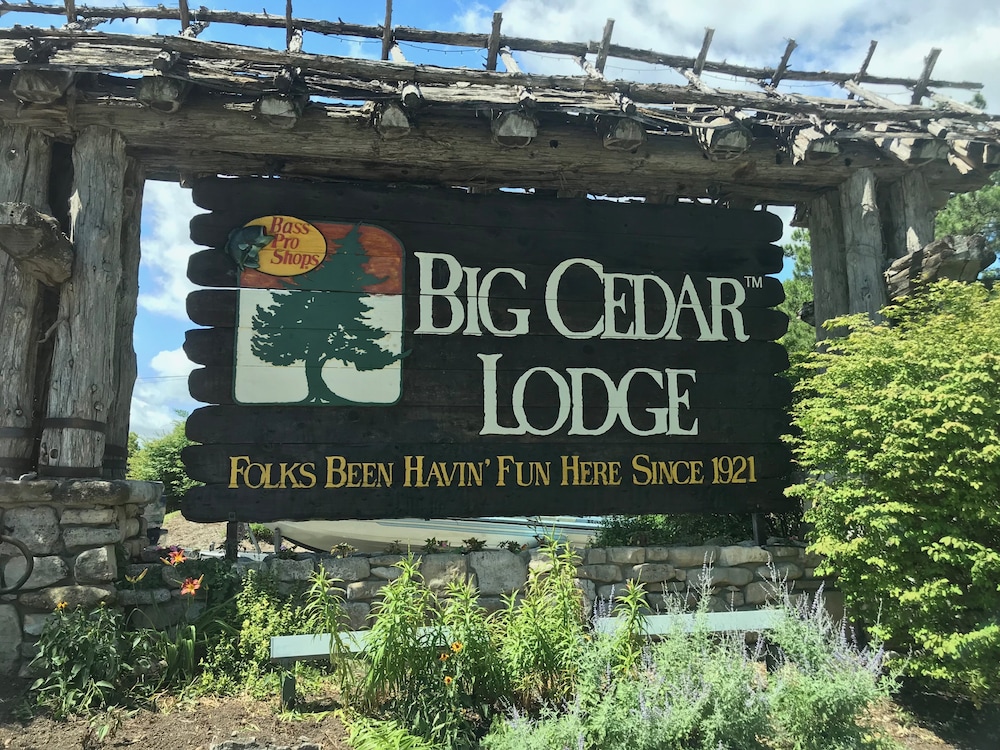 Big Cedar Lodge Wilderness Club S101 in Ridgedale Best Rates & Deals