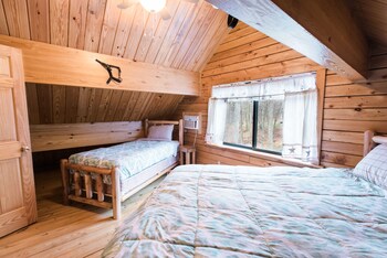 Amish Made Chalet Log Home 50 Mile View New Listing Parryville