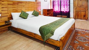 Iron/ironing board, free WiFi, linens