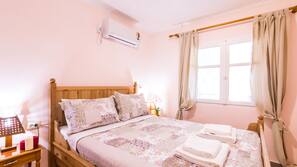 2 bedrooms, iron/ironing board, free cots/infant beds, free WiFi