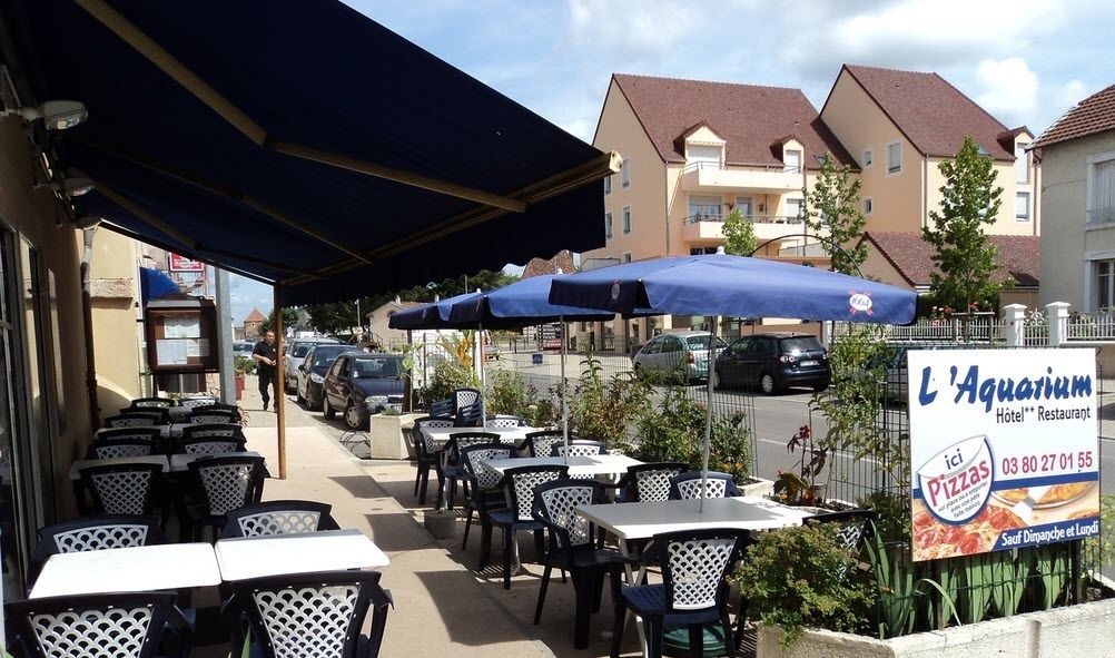 Hôtel Restaurant L'Aquarium in Auxonne, France