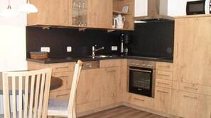 Kühlschrank, Mikrowelle, Ofen, Herd