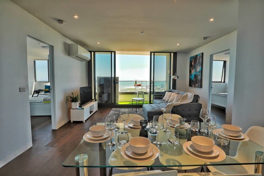 Luxury Apartment Views Bay And City