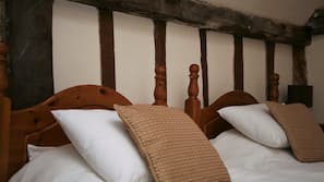 Free WiFi, linens