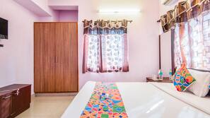 Desk, rollaway beds, free WiFi