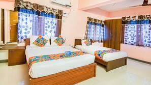 Desk, rollaway beds, free WiFi