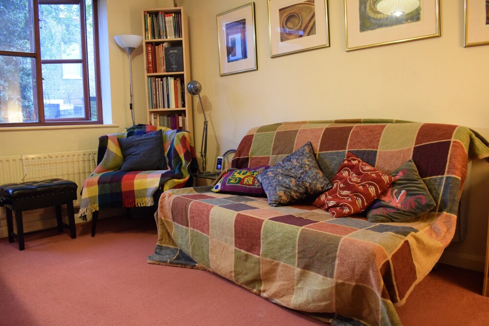 1 Bedroom Garden Flat In Bethnal Green In London Hotel