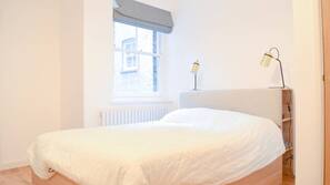 1 chambre, literie de qualité supérieure, fer et planche à repasser