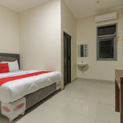 Promo 67 Off Reddoorz Syariah Near Taman Air Mancur Bogor