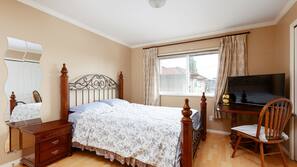 Soundproofing, free WiFi, linens