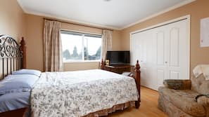 Soundproofing, free WiFi, linens