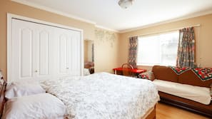 Soundproofing, free WiFi, linens