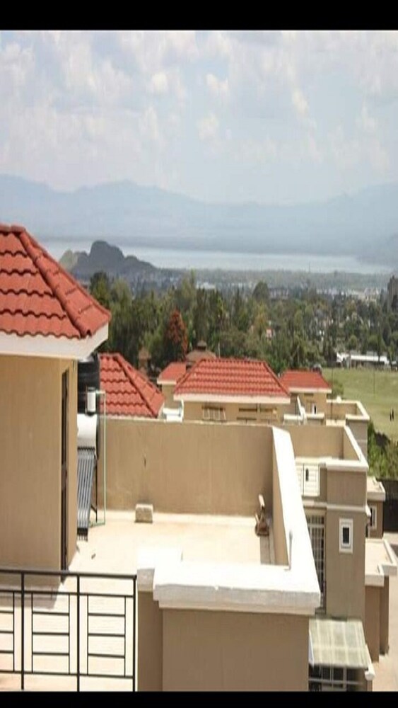 Luxuriously furnished 3 bedroom apartments in a posh neighbourhood