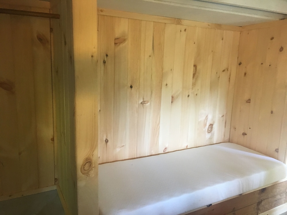 Waterfront Cabin located on Northern Lake near Gull Bay Town