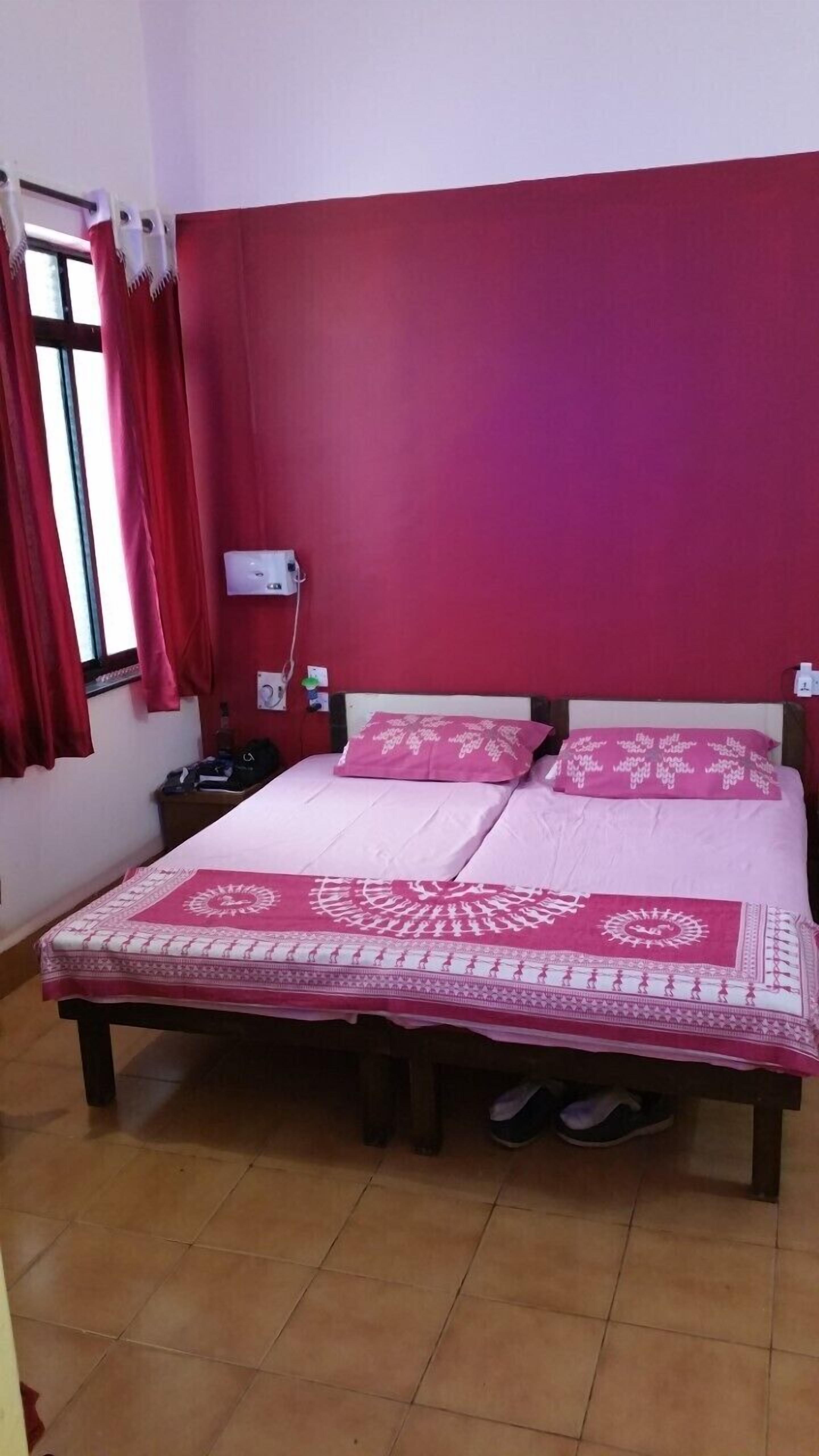 Romantic Paradise 1 Bedroom ,living Hall Spacious With Private Garden Terrace in Baga in Baga, India