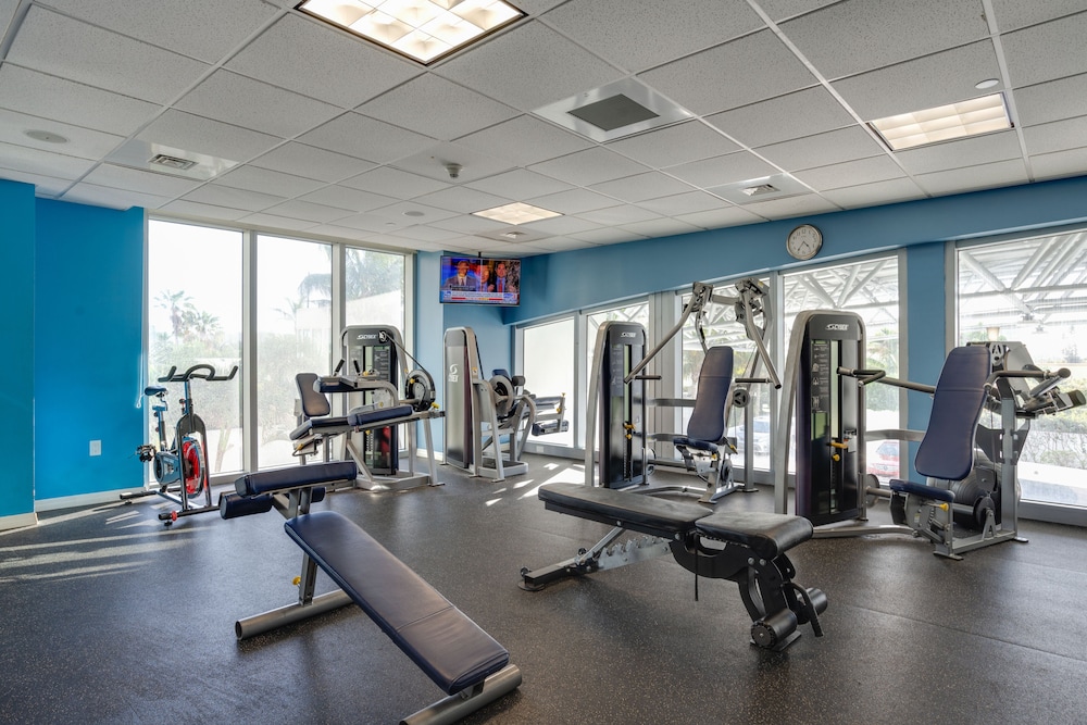 Bright condo with stunning ocean views, pool, & hot tub