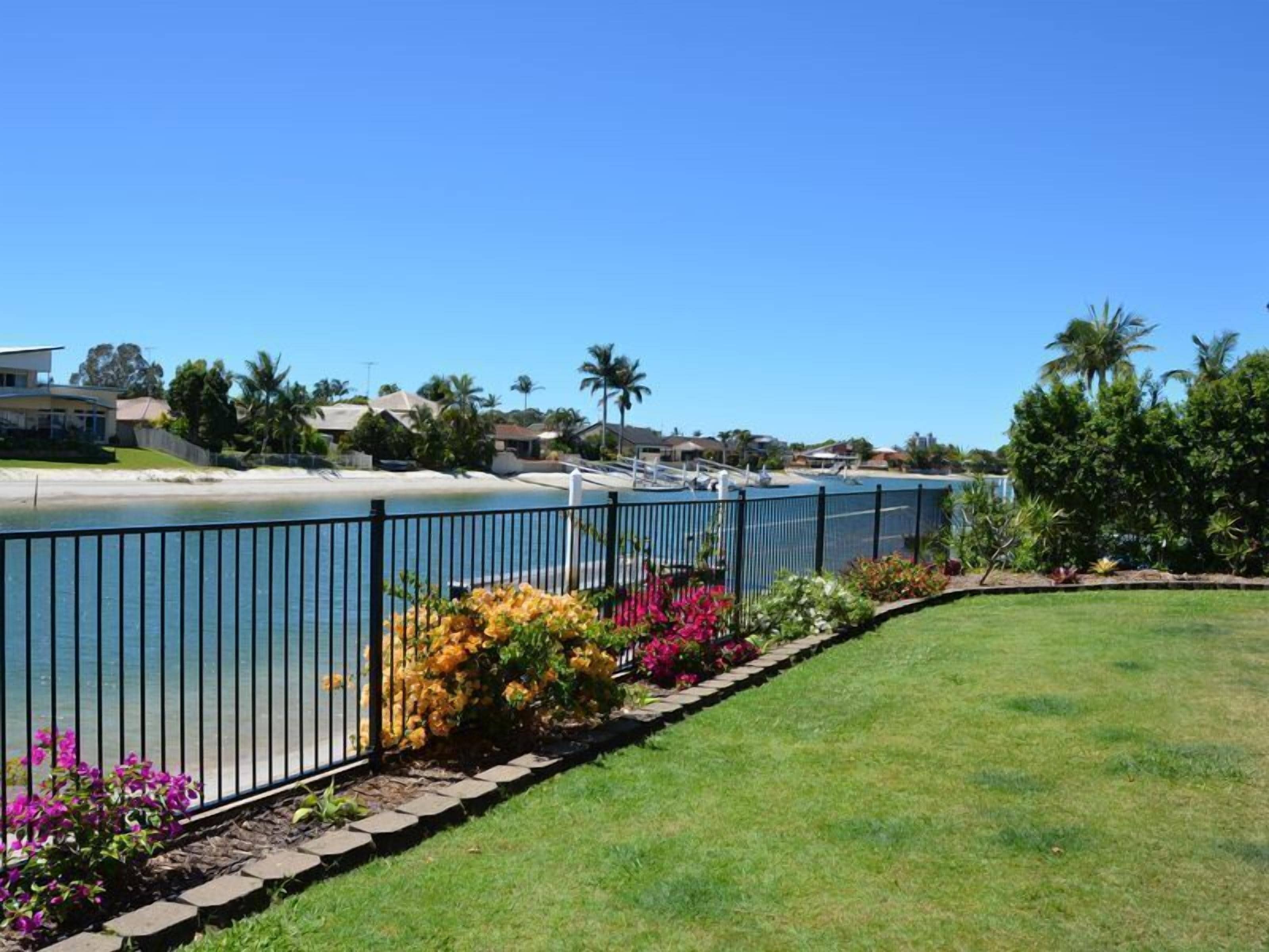 Bayz Maroochy Waters. Pet Friendly Stunning Sunshine Coast property with kayaks