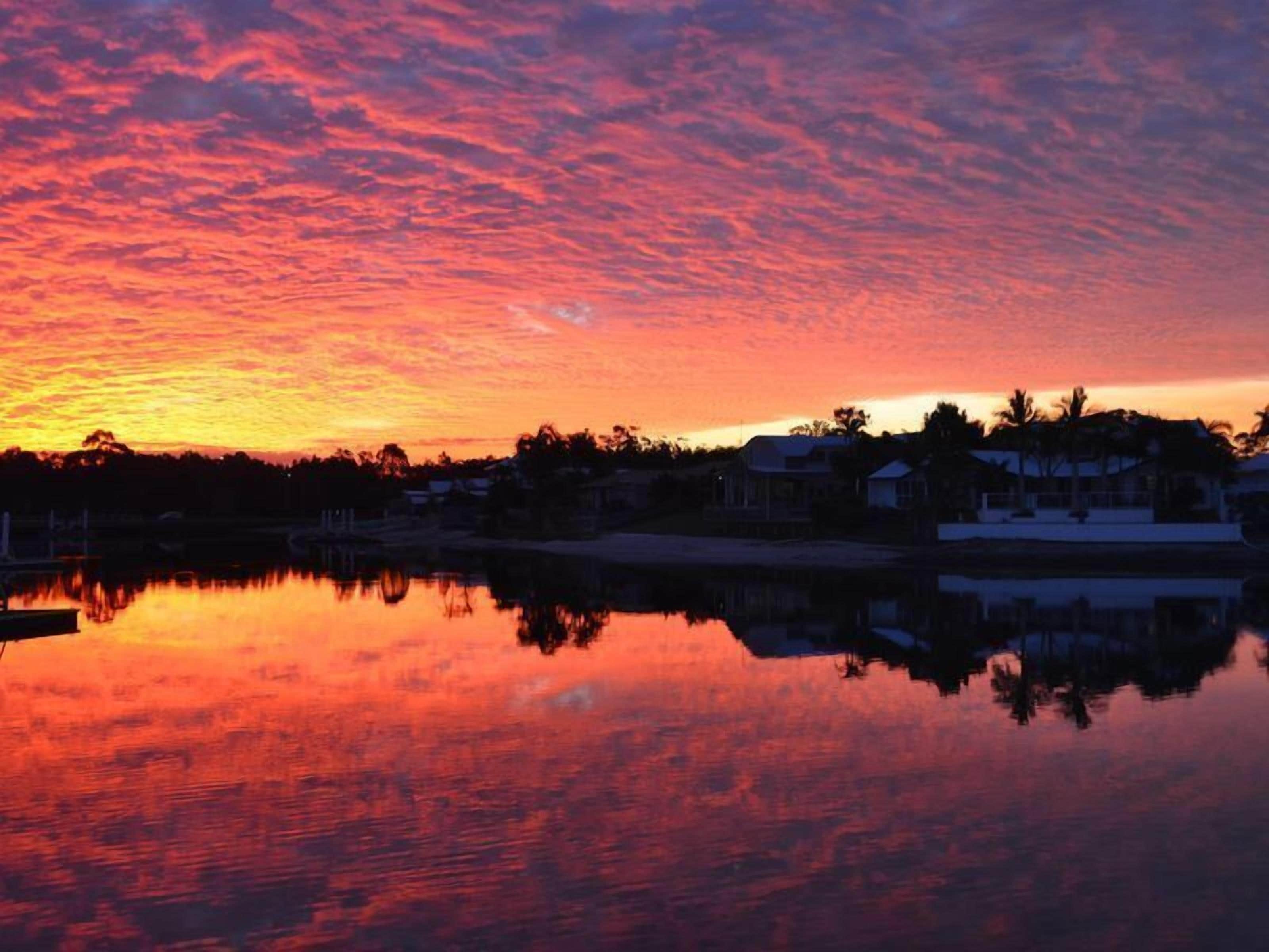 Bayz Maroochy Waters. Pet Friendly Stunning Sunshine Coast property with kayaks