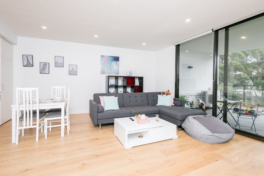Spacious Bright Apartment