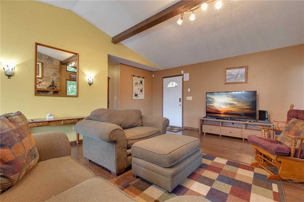 Eagle Ridge Three Bedroom Cabin In Gatlinburg Pigeon Forge