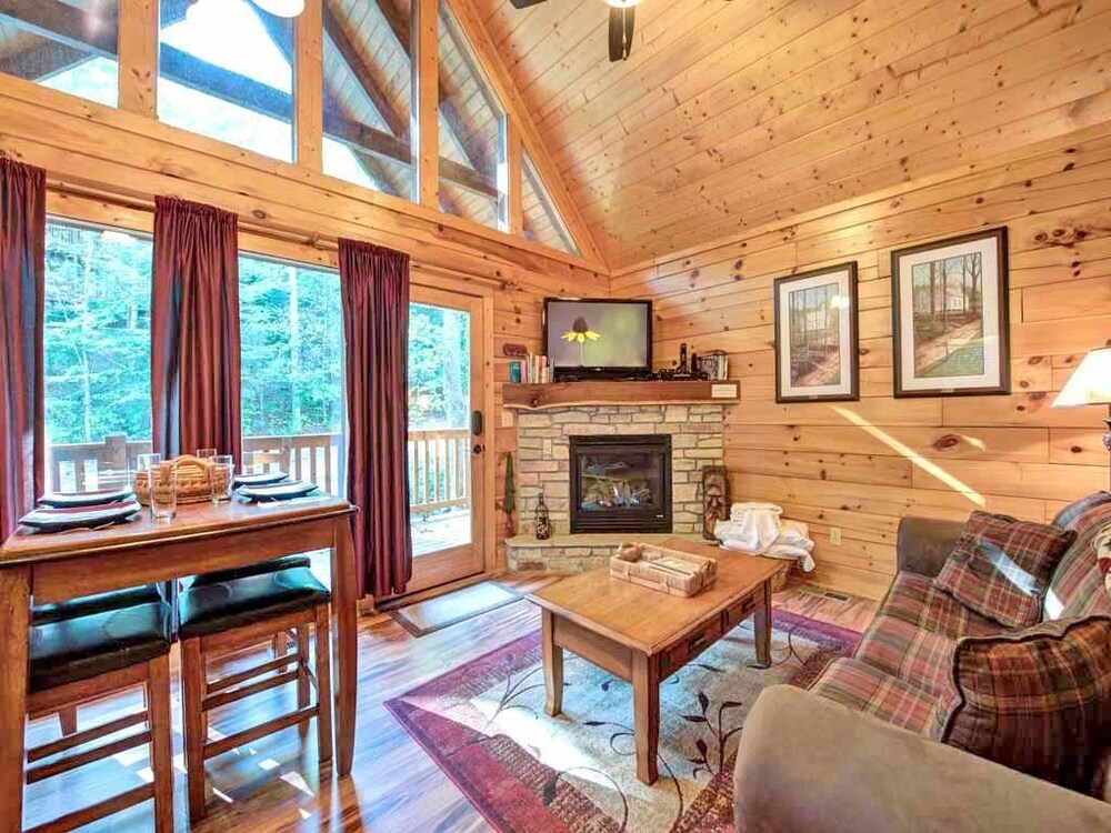 Southern Serenity One Bedroom Cabin In Gatlinburg Pigeon Forge