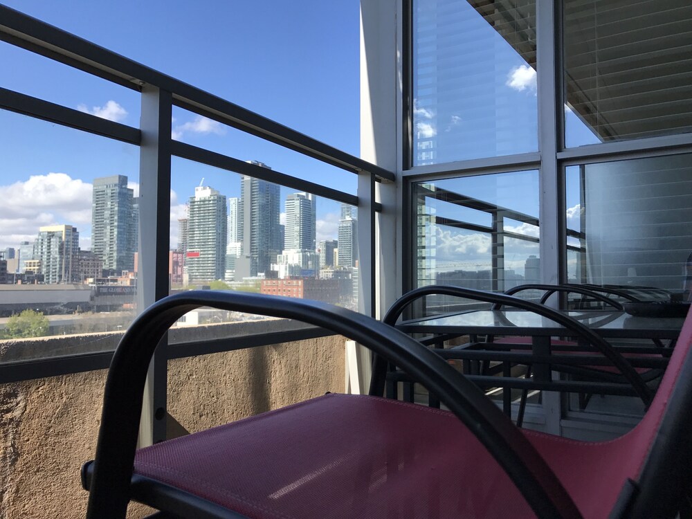 Luxury 2br Suites In The Heart Of Downtown Toronto In Toronto