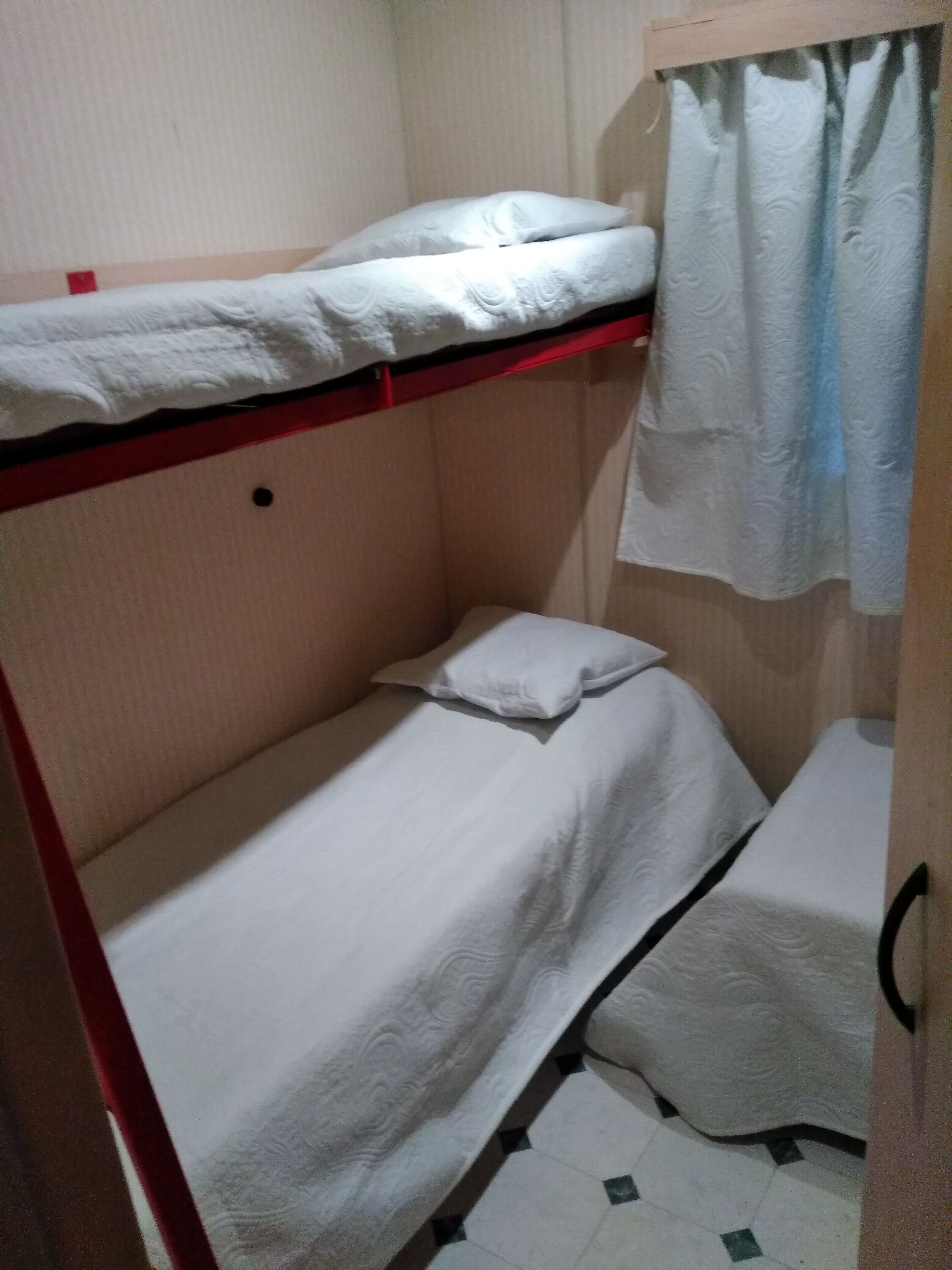 * Charming * mobile home dressed in chalet Cures Vac. summer / winter short / long stay in Murat le Quaire, France